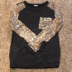 Women’s long sleeved top